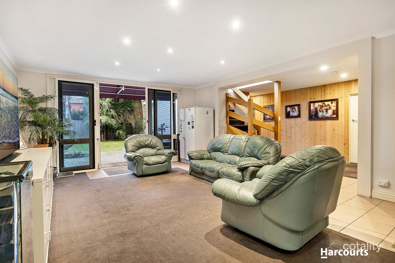 18 Pearce St, Burwood, VIC 3125