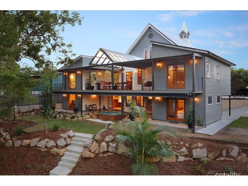 24 Ashton St, Wynnum, QLD 4178