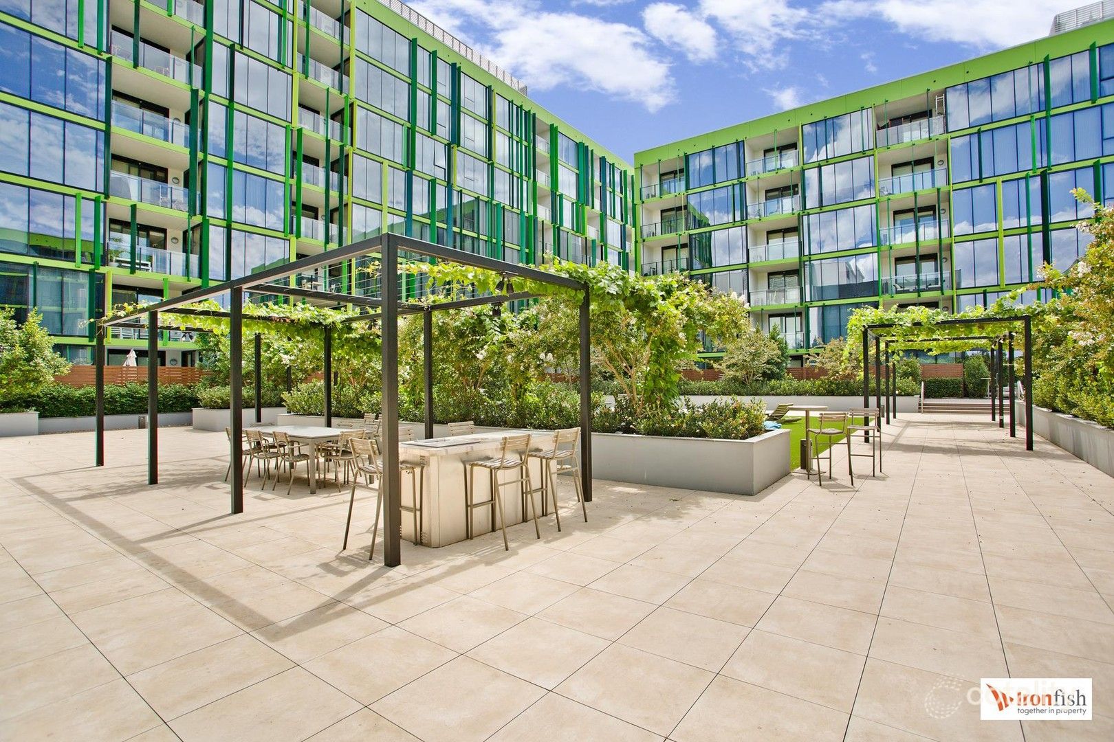 704/6 Baumea Way, Innaloo, WA 6018