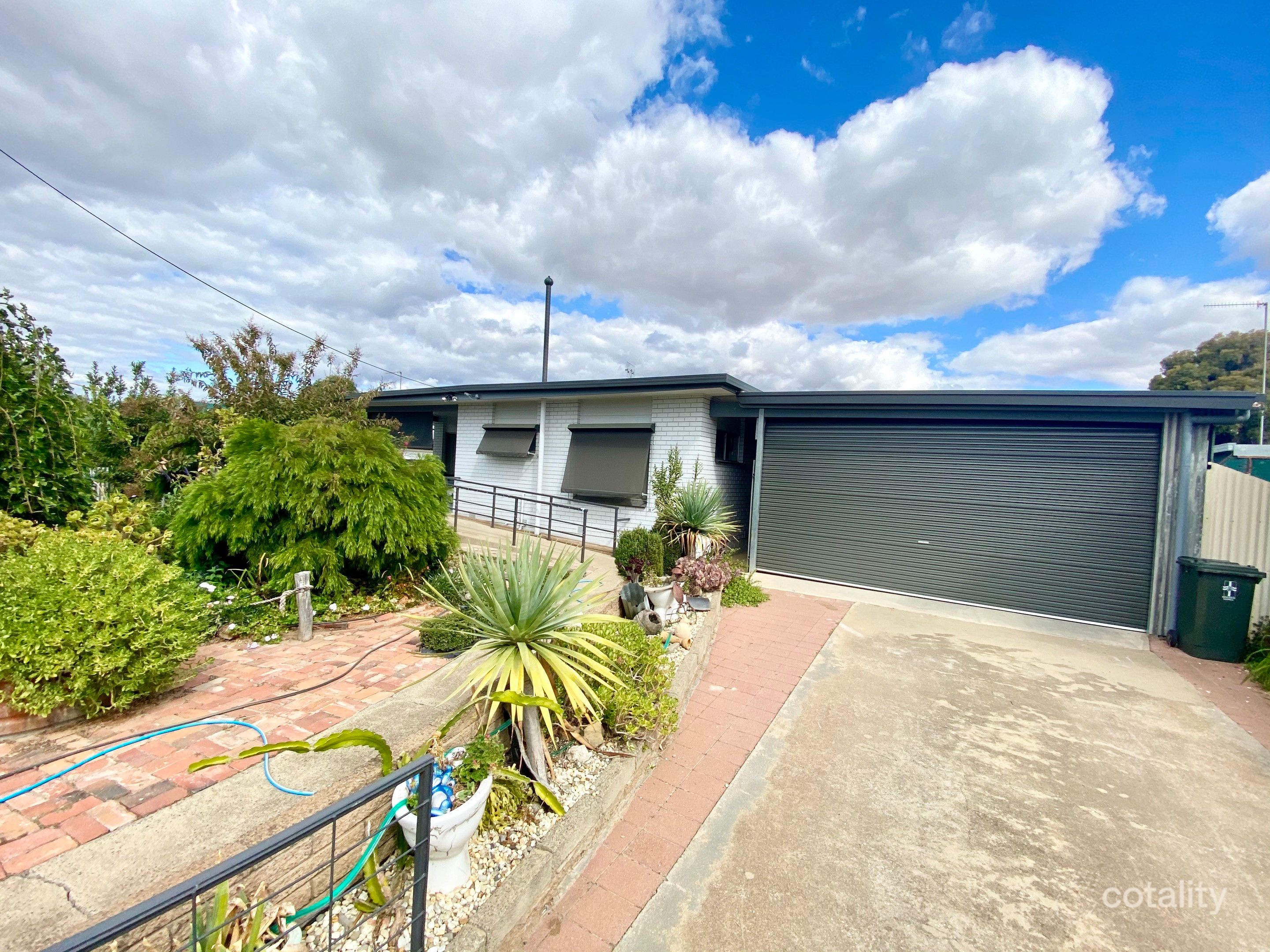12 Greaves Cres, Deniliquin, NSW 2710