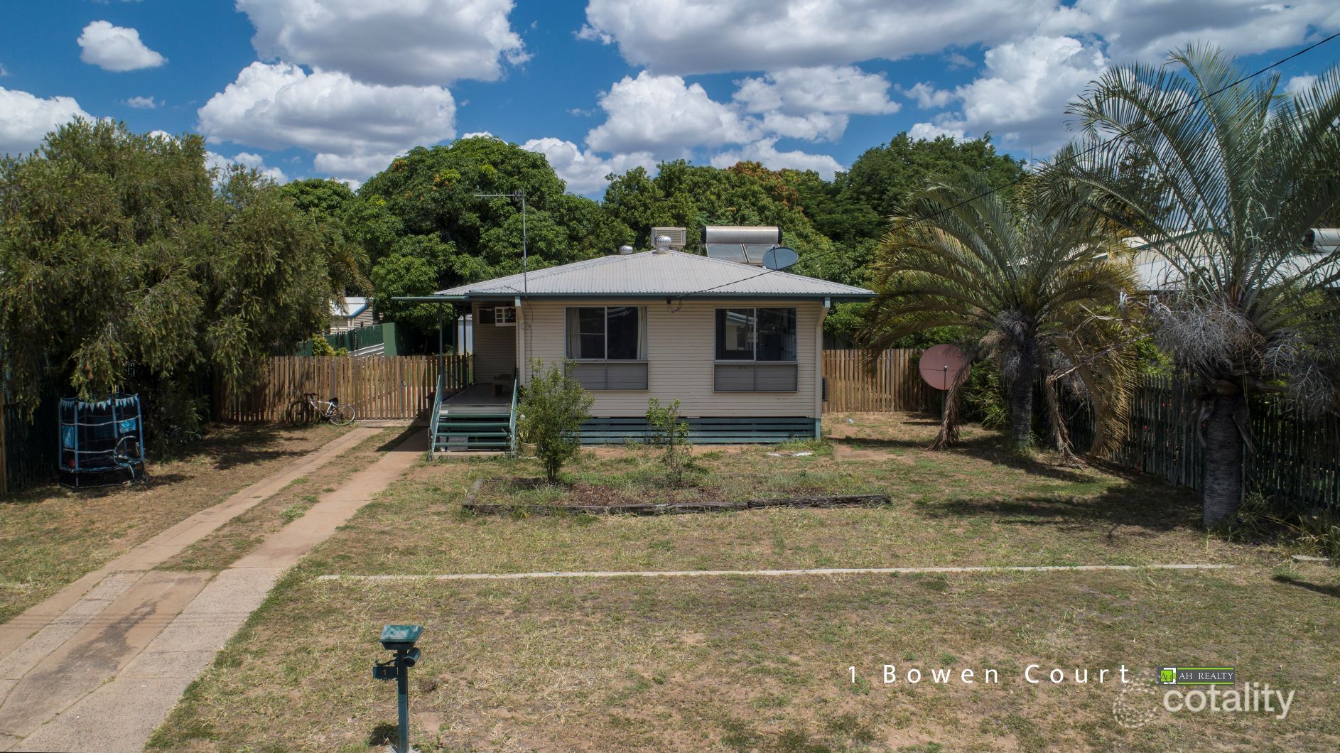 1 Bowen Ct, Moranbah, QLD 4744
