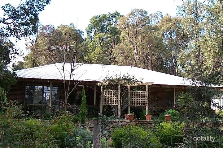 10 Parkland Rd, Stoneville, WA 6081