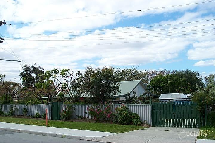 32 Leece St, Coolbellup, WA 6163