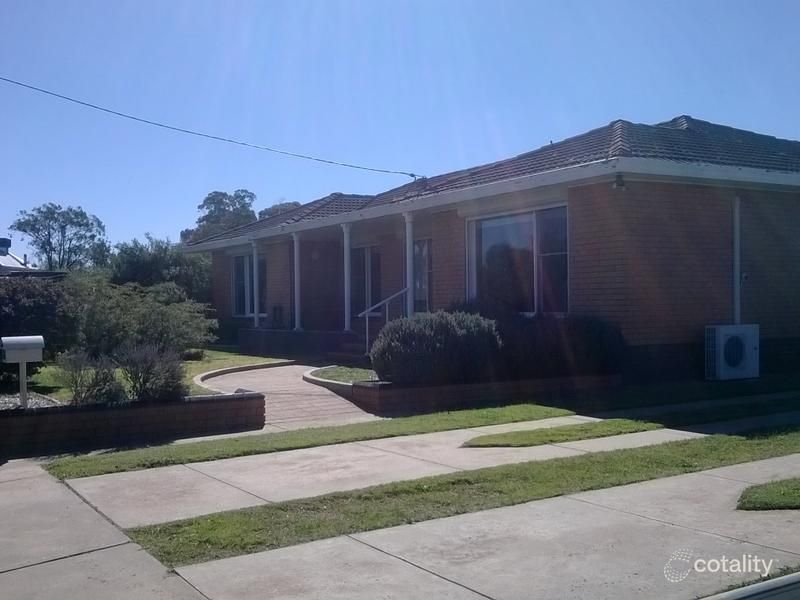 2 Railway Cres, Woomelang, VIC 3485