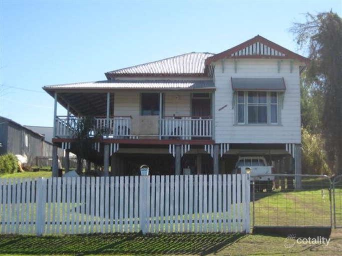 19 Moore St, Texas, QLD 4385