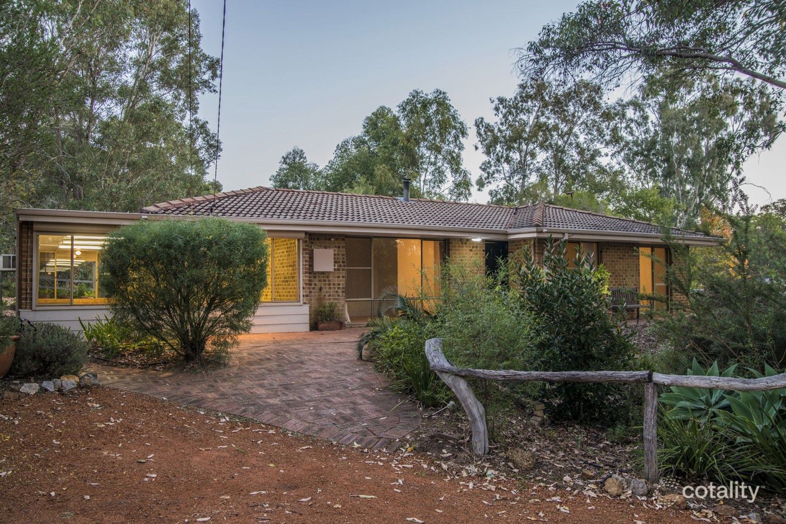 3 Spring Rd, Parkerville, WA 6081