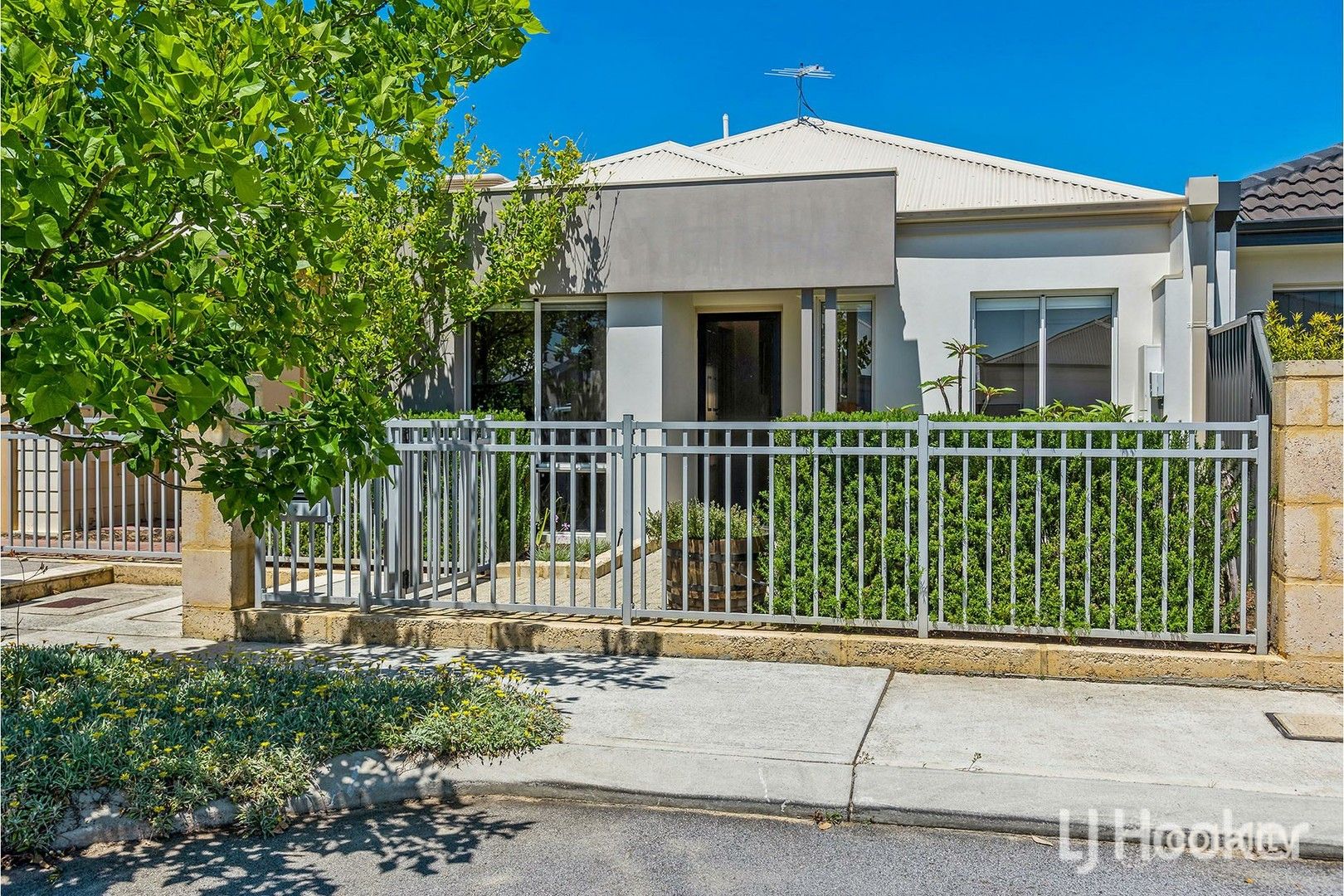 21 Pyramid Rd, Harrisdale, WA 6112