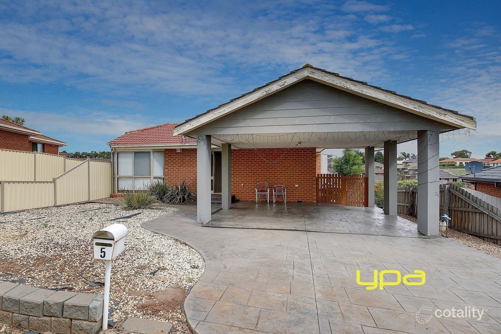 1/5 Bronco Ct, Meadow Heights, VIC 3048