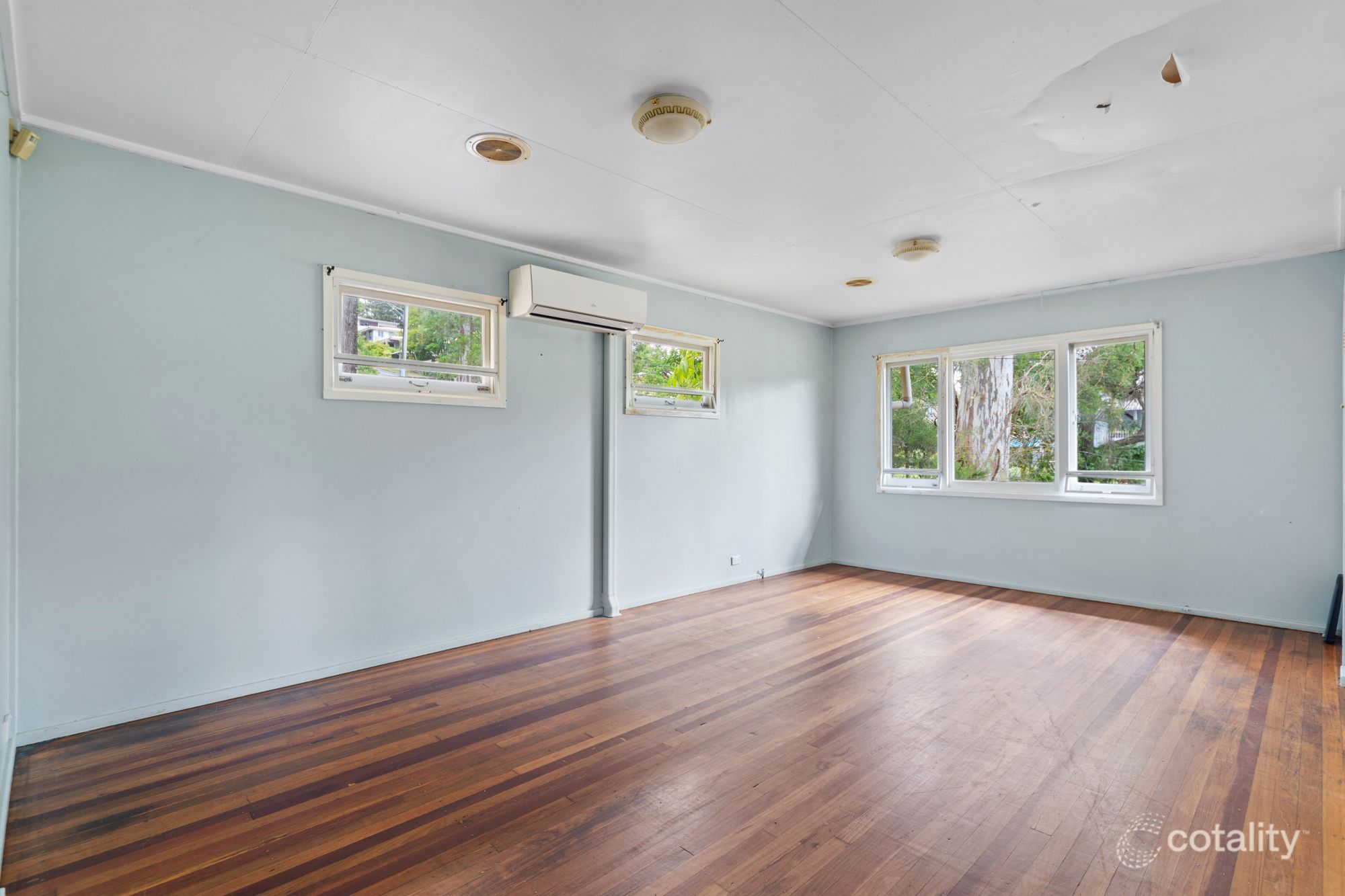 37 Queens Rd, Kingston, QLD 4114