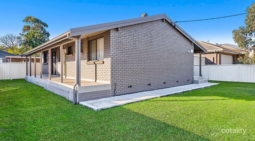 17 Geoffrey Rd, Chittaway Point, NSW 2261