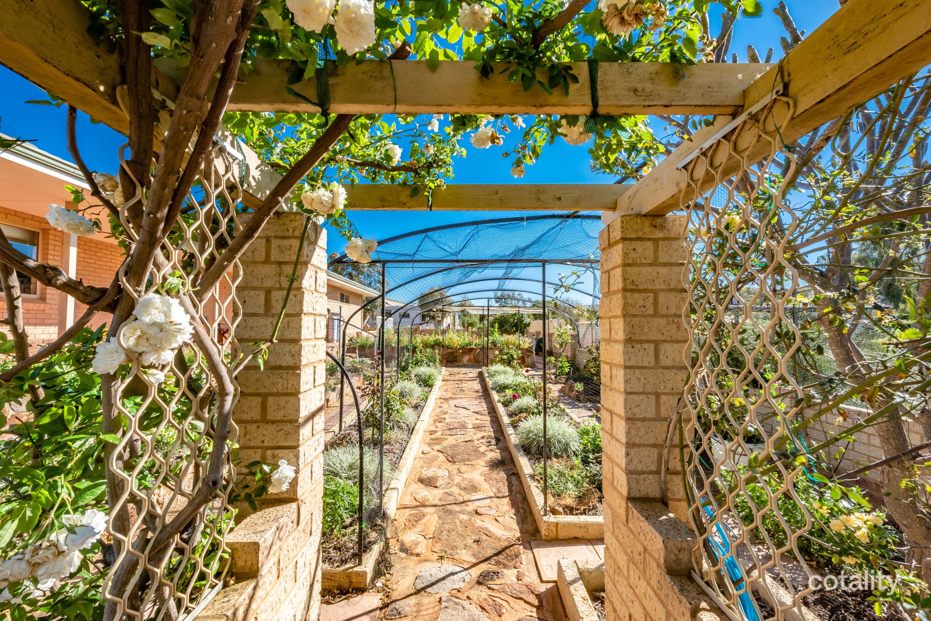 50 Stephen Rd, Waggrakine, WA 6530