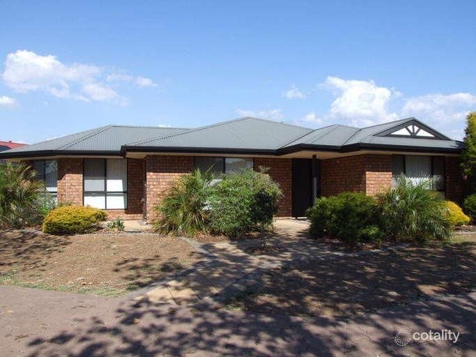 8 Earle Ct, Pooraka, SA 5095