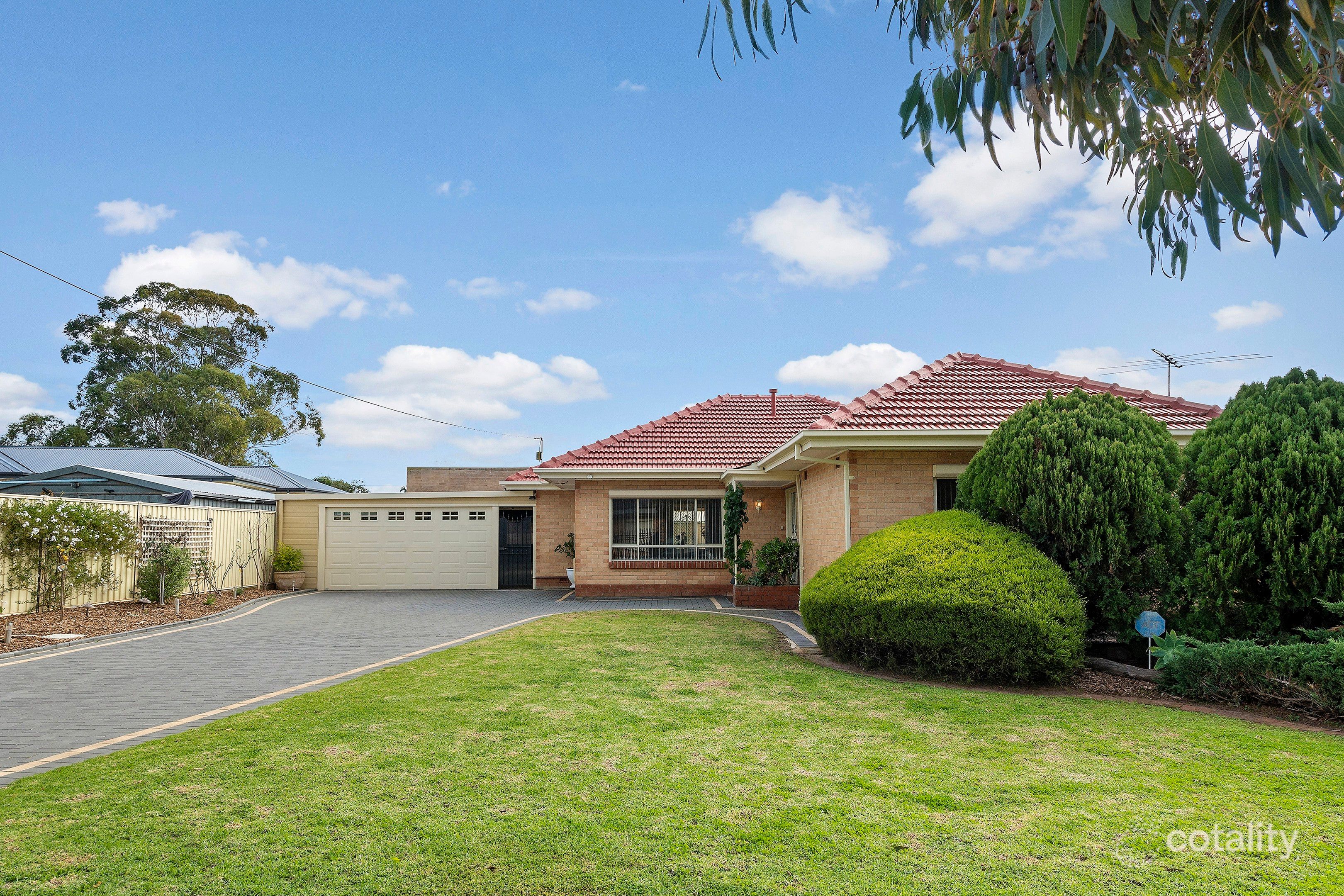 4 Curbur Ave, Pooraka, SA 5095