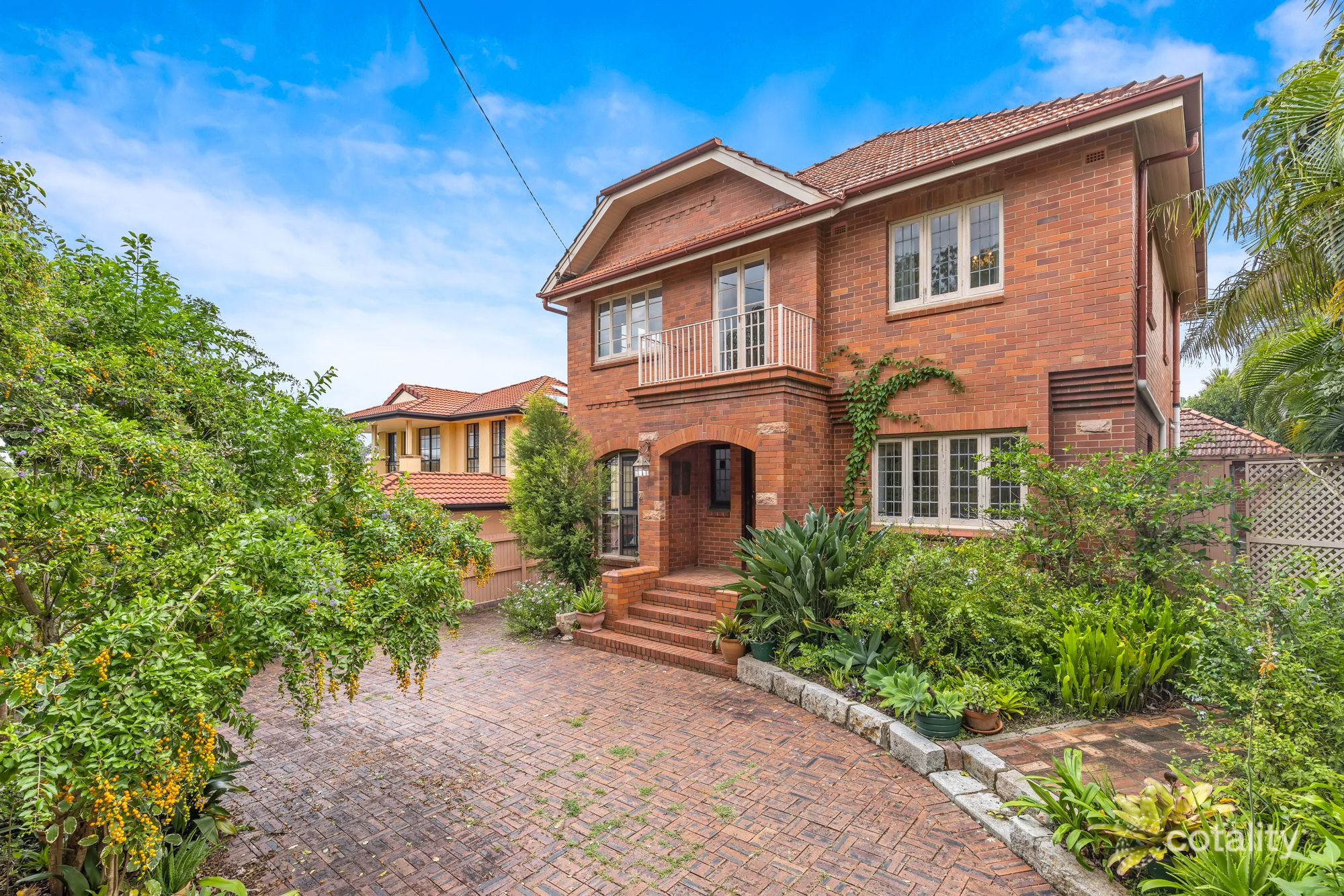 11 Hawken Dr, St Lucia, QLD 4067