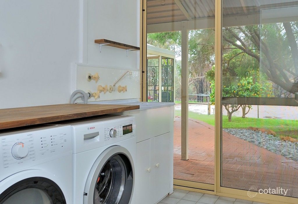 100 Lillie Rd, Gidgegannup, WA 6083