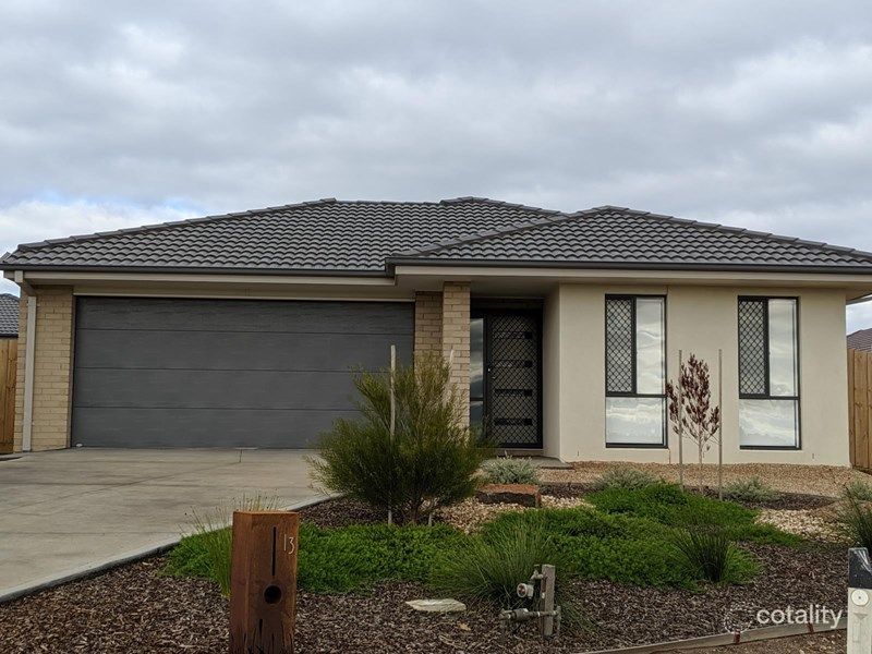 13 Hinkler Cres, Brookfield, VIC 3338