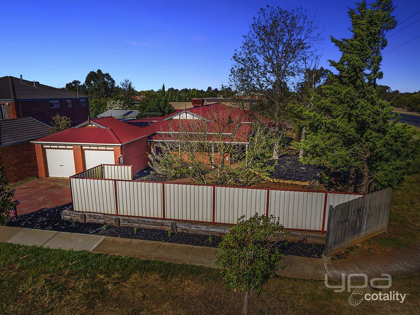 2 Gleneagles Dr, Melton West, VIC 3337