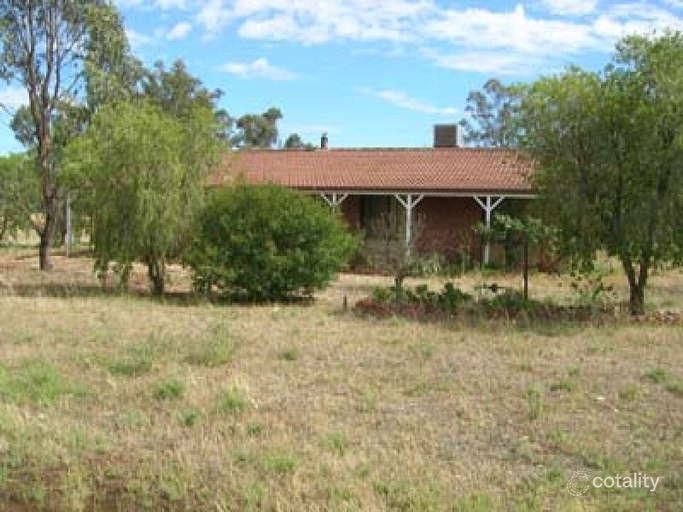 30 Spring St, Ganmain, NSW 2702