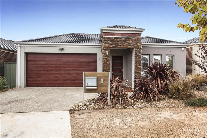 7 Lambertia Loop, Caroline Springs, VIC 3023