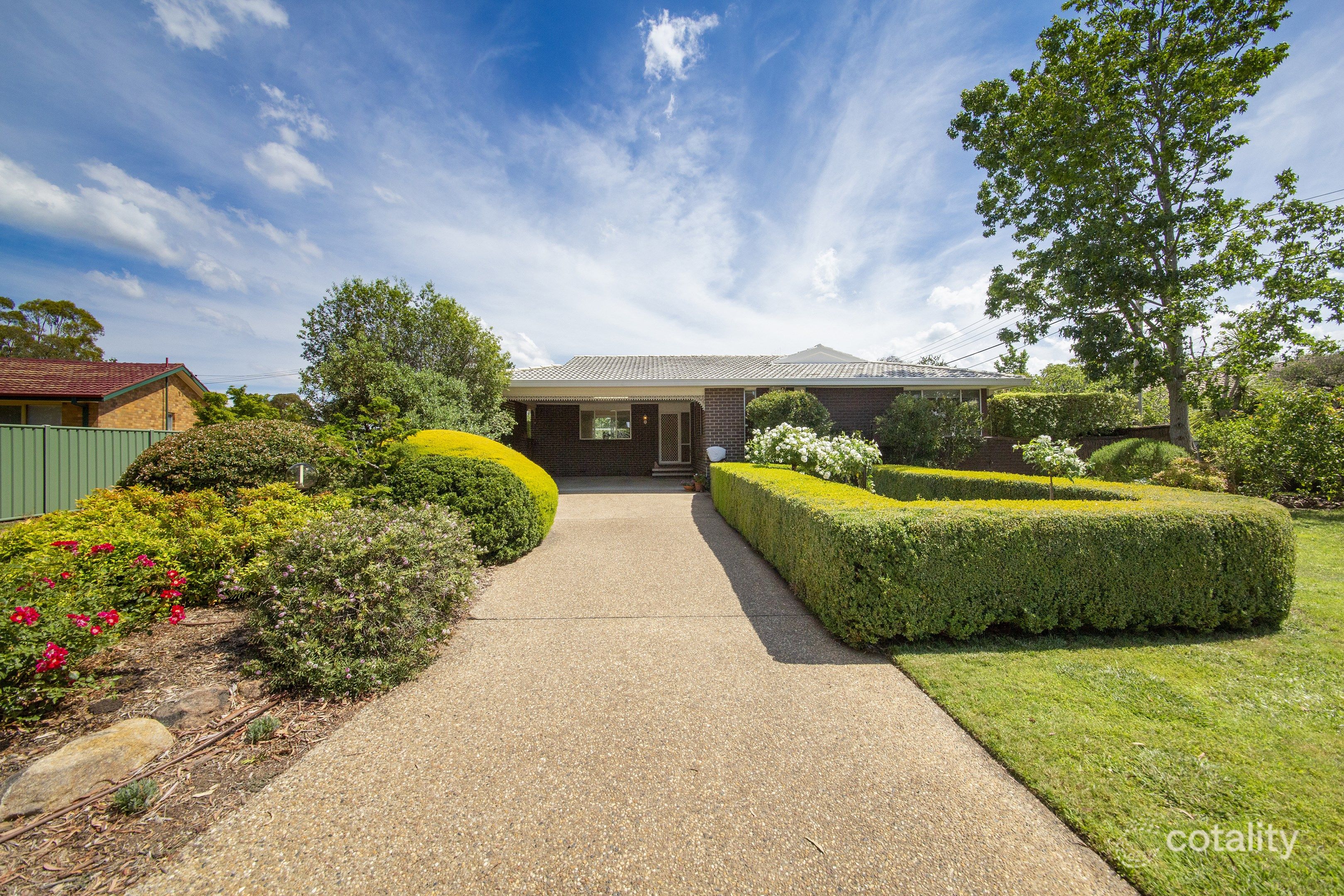 16 Jeffcott Pl, Latham, ACT 2615