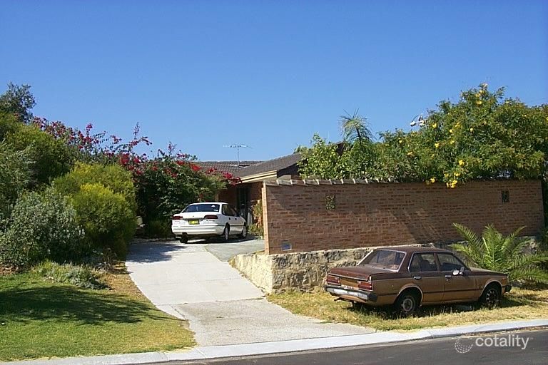 2 Tuxen Pl, Hillarys, WA 6025