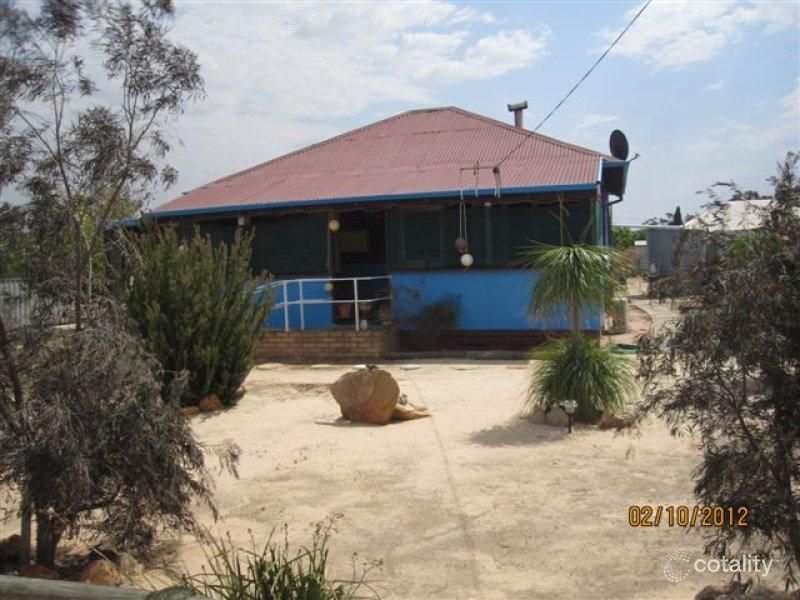 36 Longhurst St, Narembeen, WA 6369