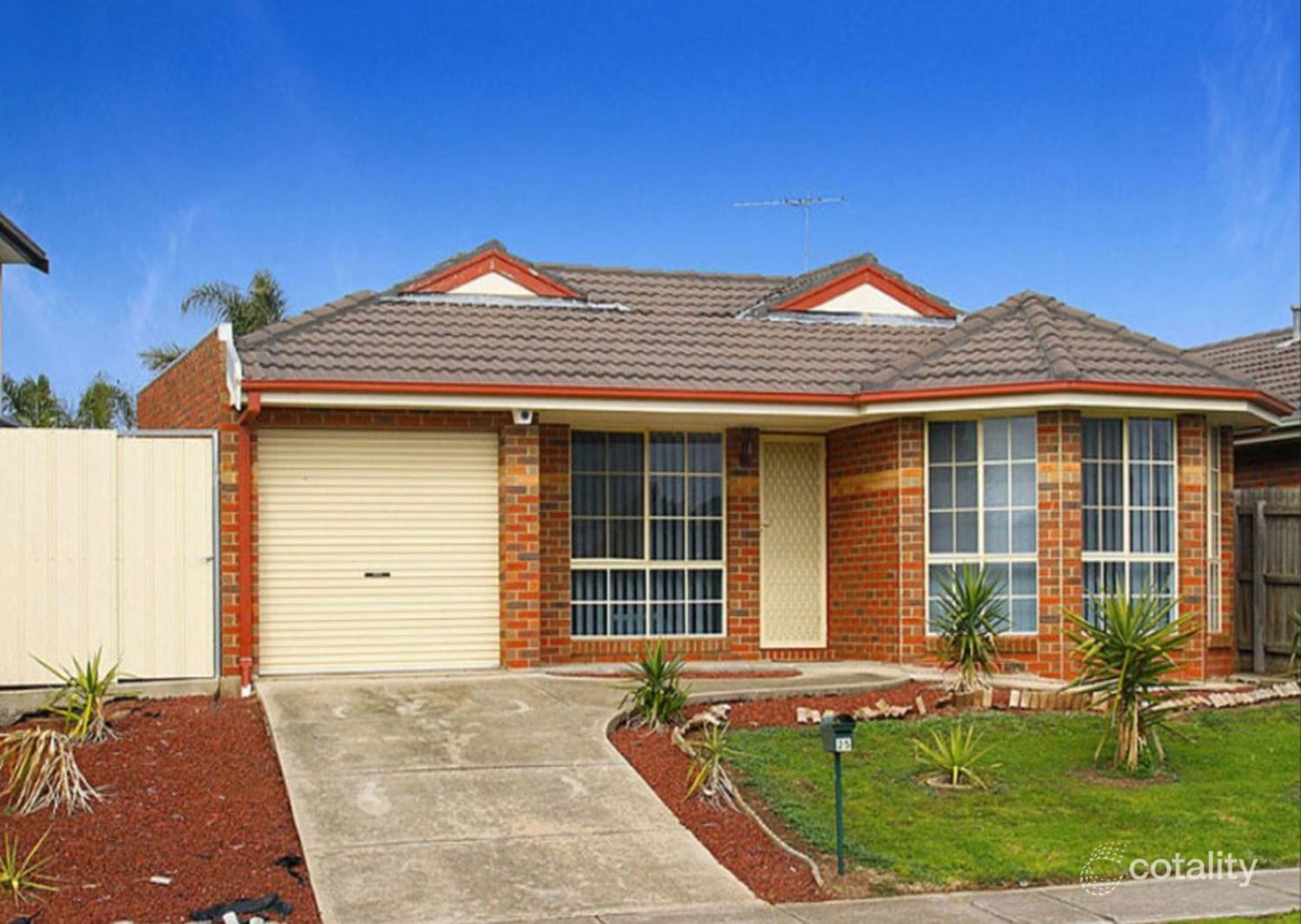 25 Milligan Pde, Sydenham, VIC 3037
