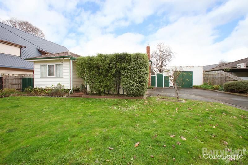 7 Lightwood Dr, Ferntree Gully, VIC 3156