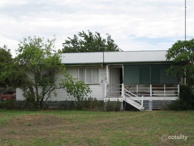 8 Sapphire Ave, Emerald, QLD 4720