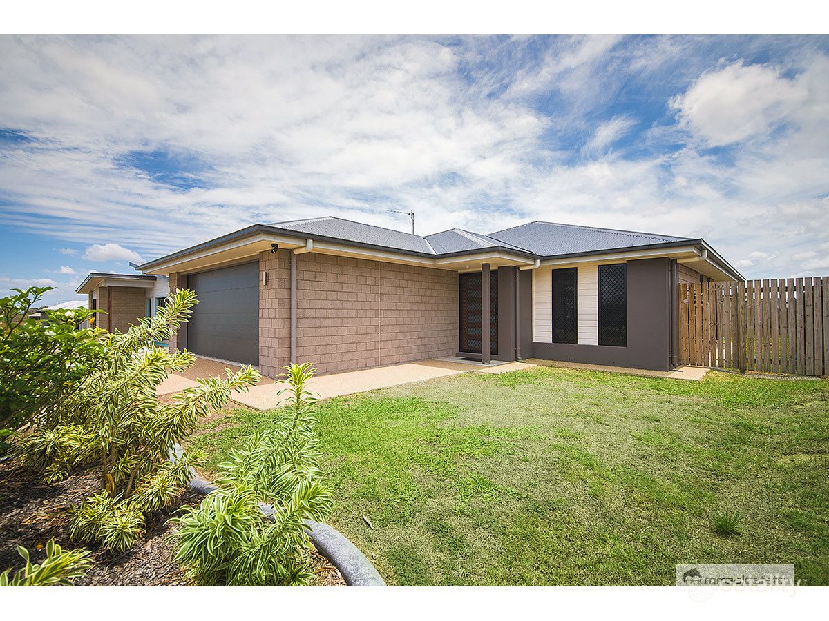 43 Varsity Cres, Norman Gardens, QLD 4701