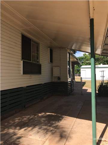 16 Lawrence St, Moranbah, QLD 4744