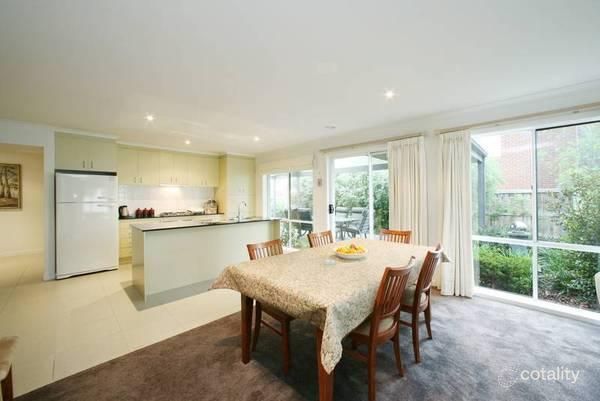 1 Sovereign Manors Cres, Rowville, VIC 3178