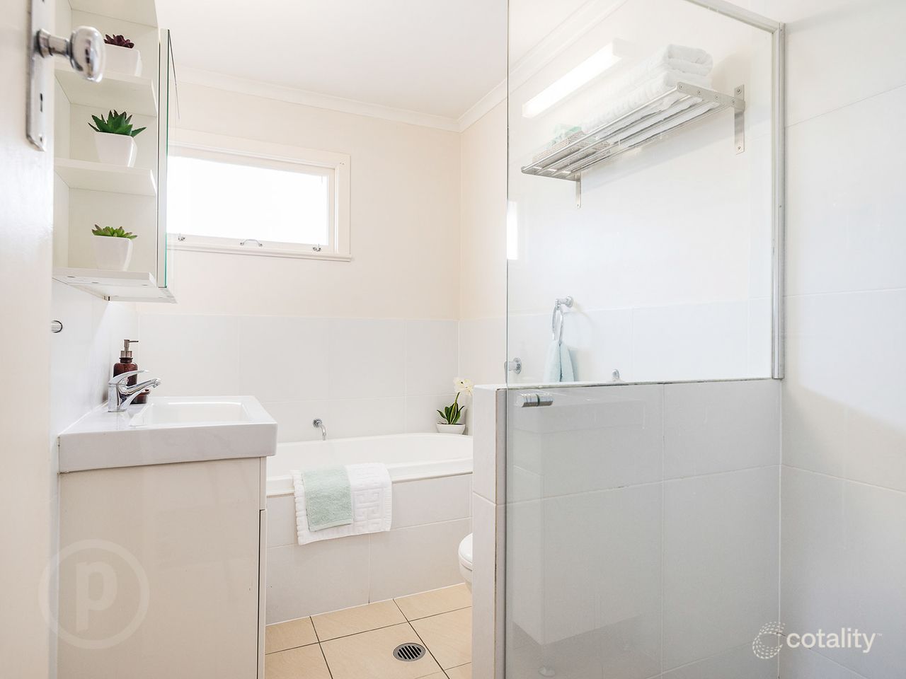 17 Walkers Dr, Balmoral, QLD 4171