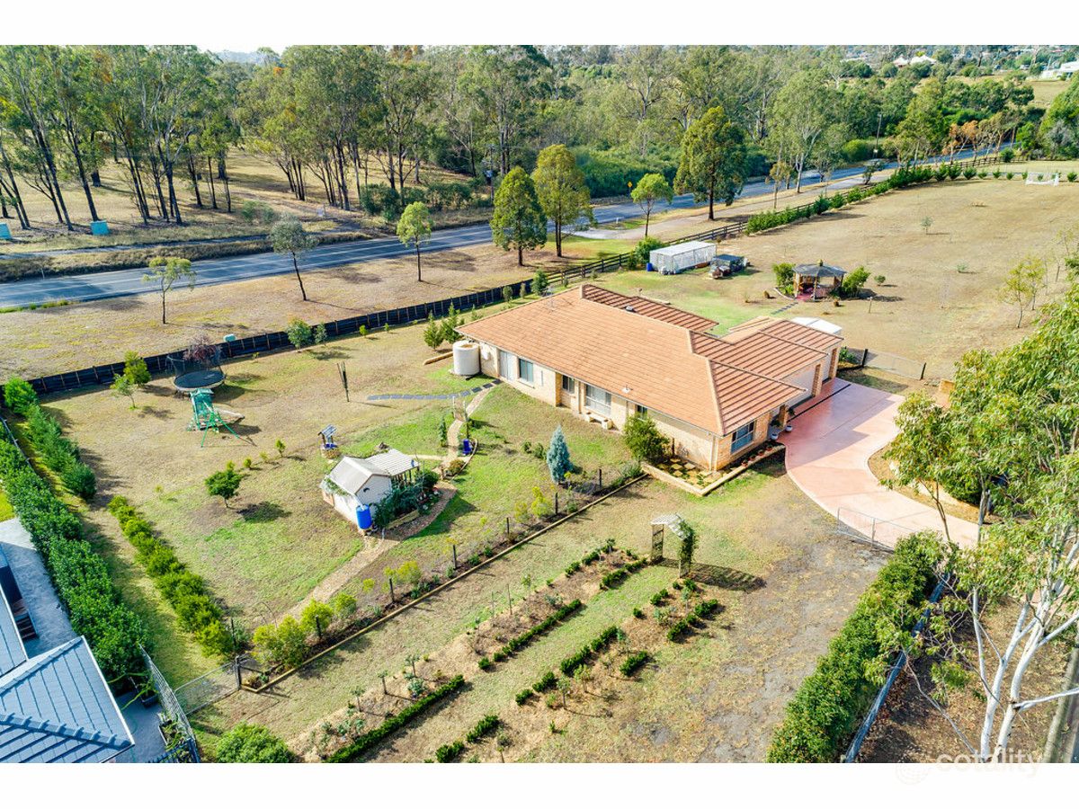 25 Yewens Cct, Grasmere, NSW 2570