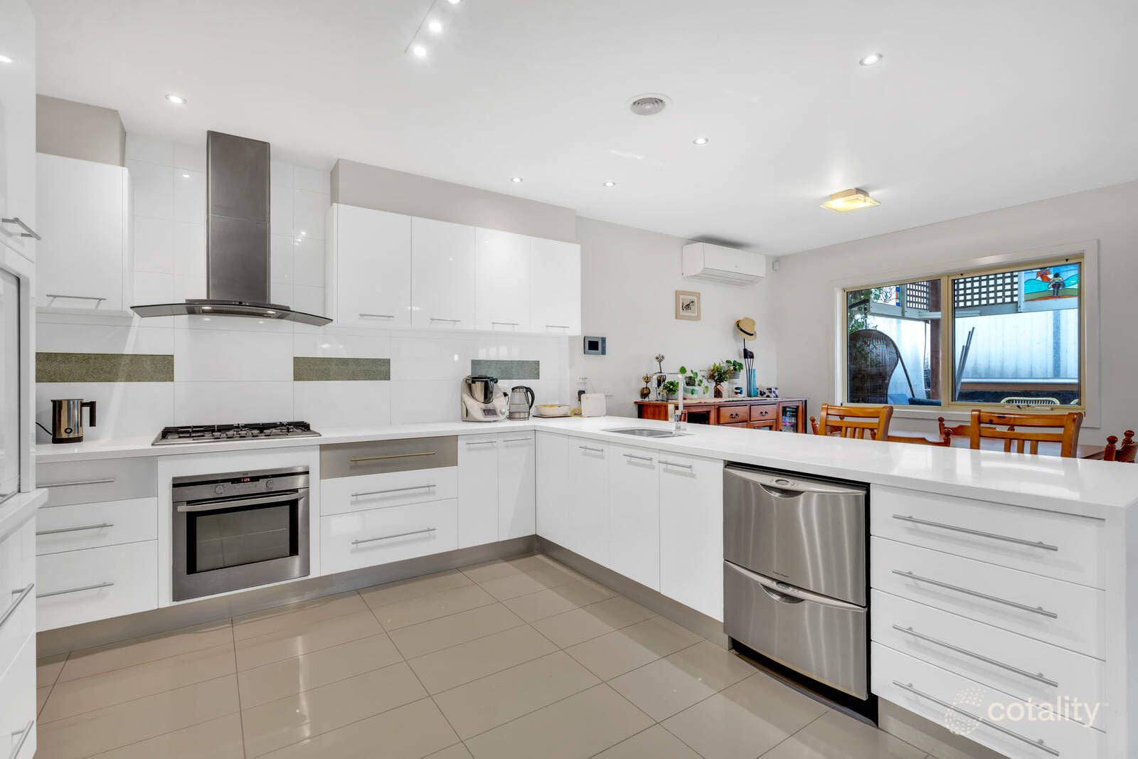 2/26 Stephen St, Gisborne, VIC 3437