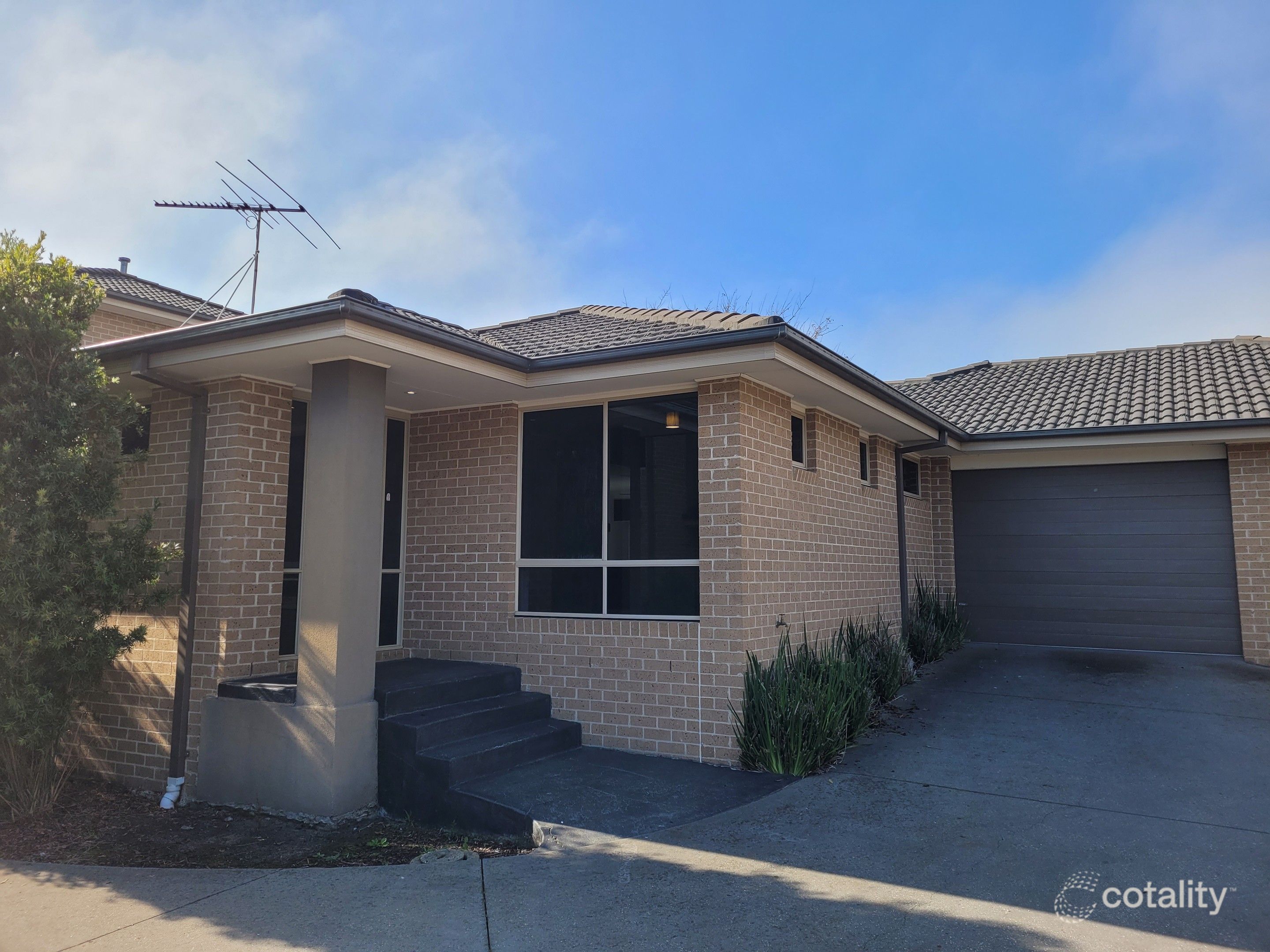 4/55-57 Strathavan Dr, Berwick, VIC 3806
