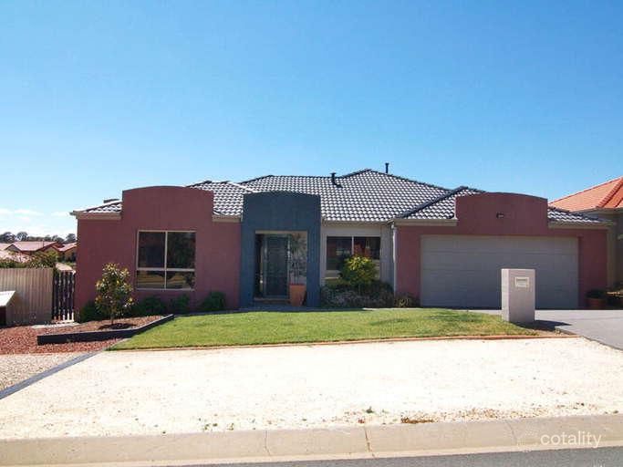 3 Colverwell Cres, Jerrabomberra, NSW 2619