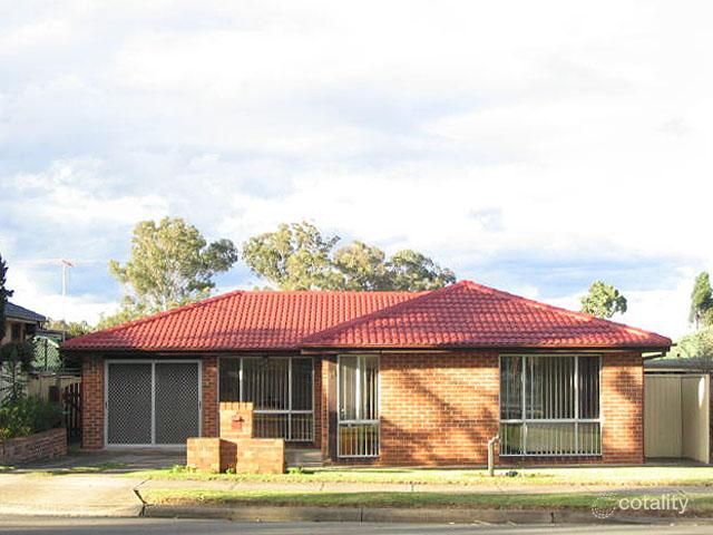 14 Blacksmith St, Greenfield Park, NSW 2176