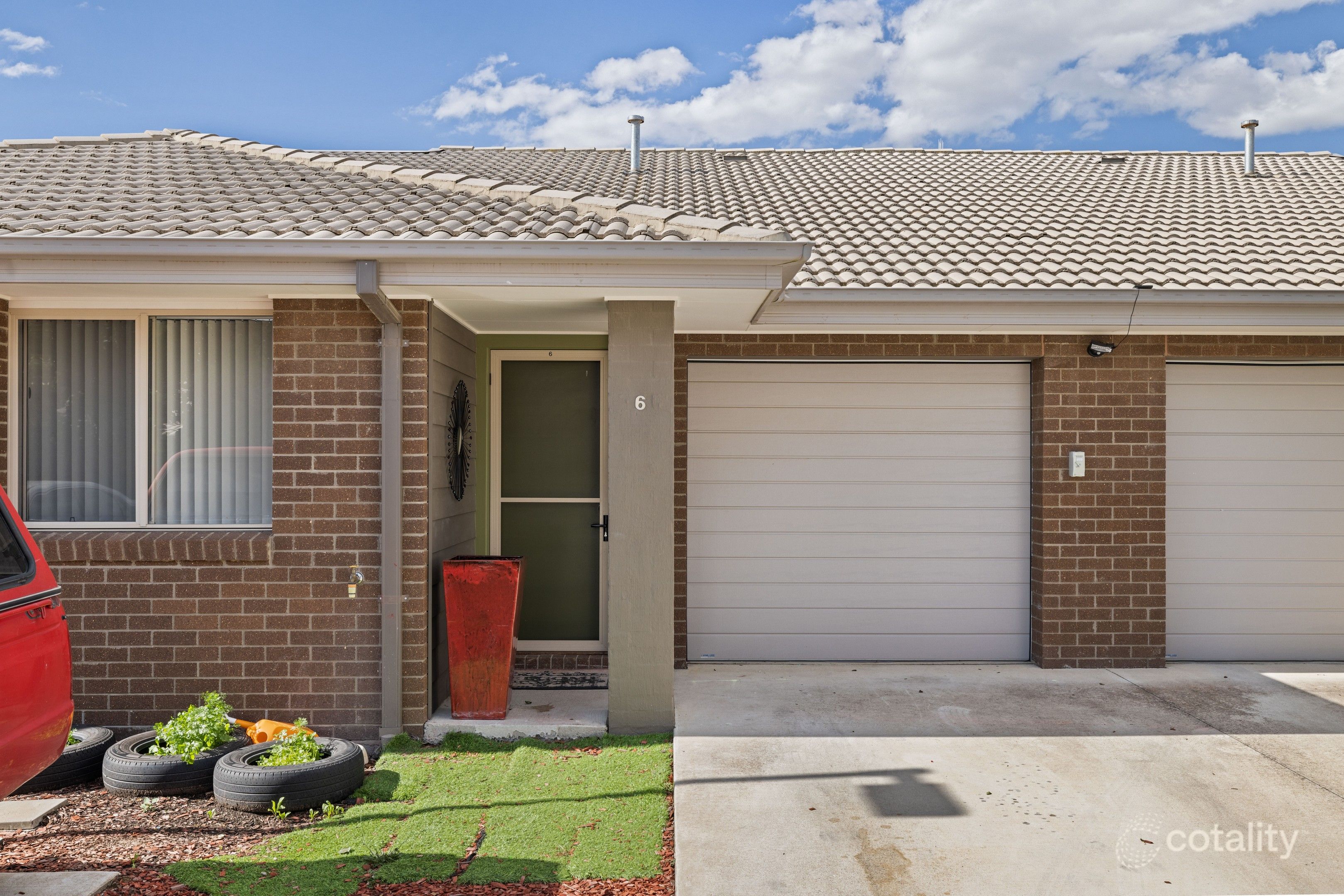 6/4 Lawrenson Cct, Jacka, ACT 2914