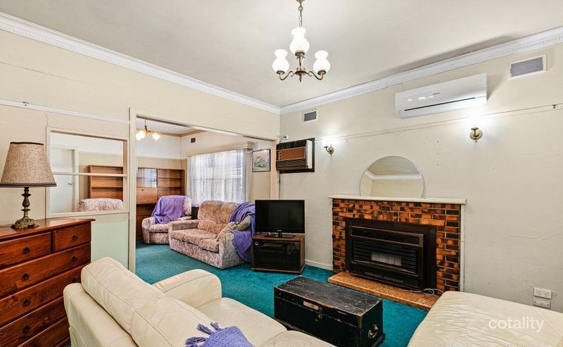 18 Primula Ave, Brooklyn, VIC 3012