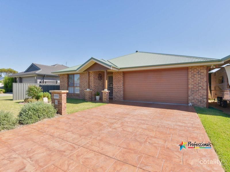 43 Cunningham St, Westdale, NSW 2340