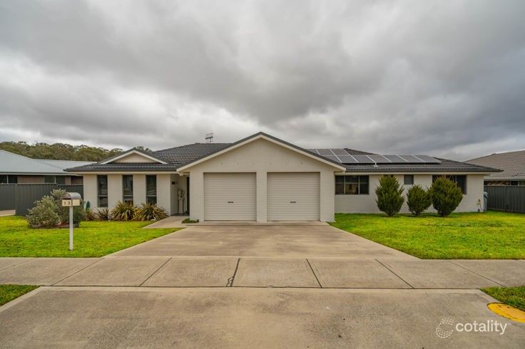 13 Kennedy St, Armidale, NSW 2350