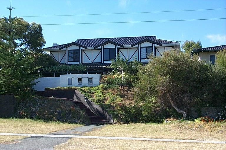 68 Hale Rd, Wembley Downs, WA 6019