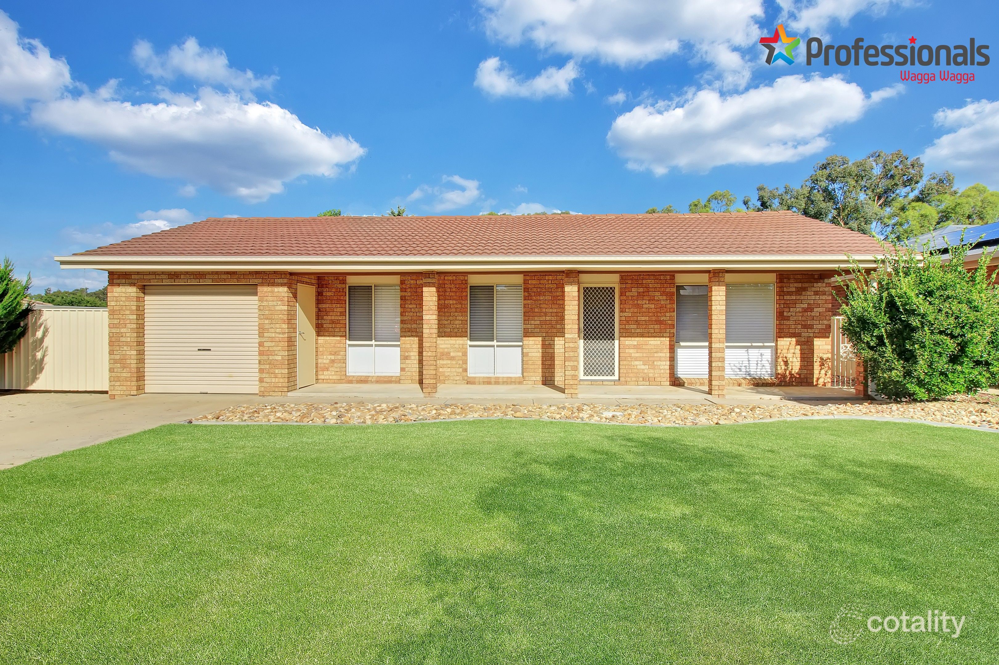 3 Kobi Pl, Glenfield Park, NSW 2650