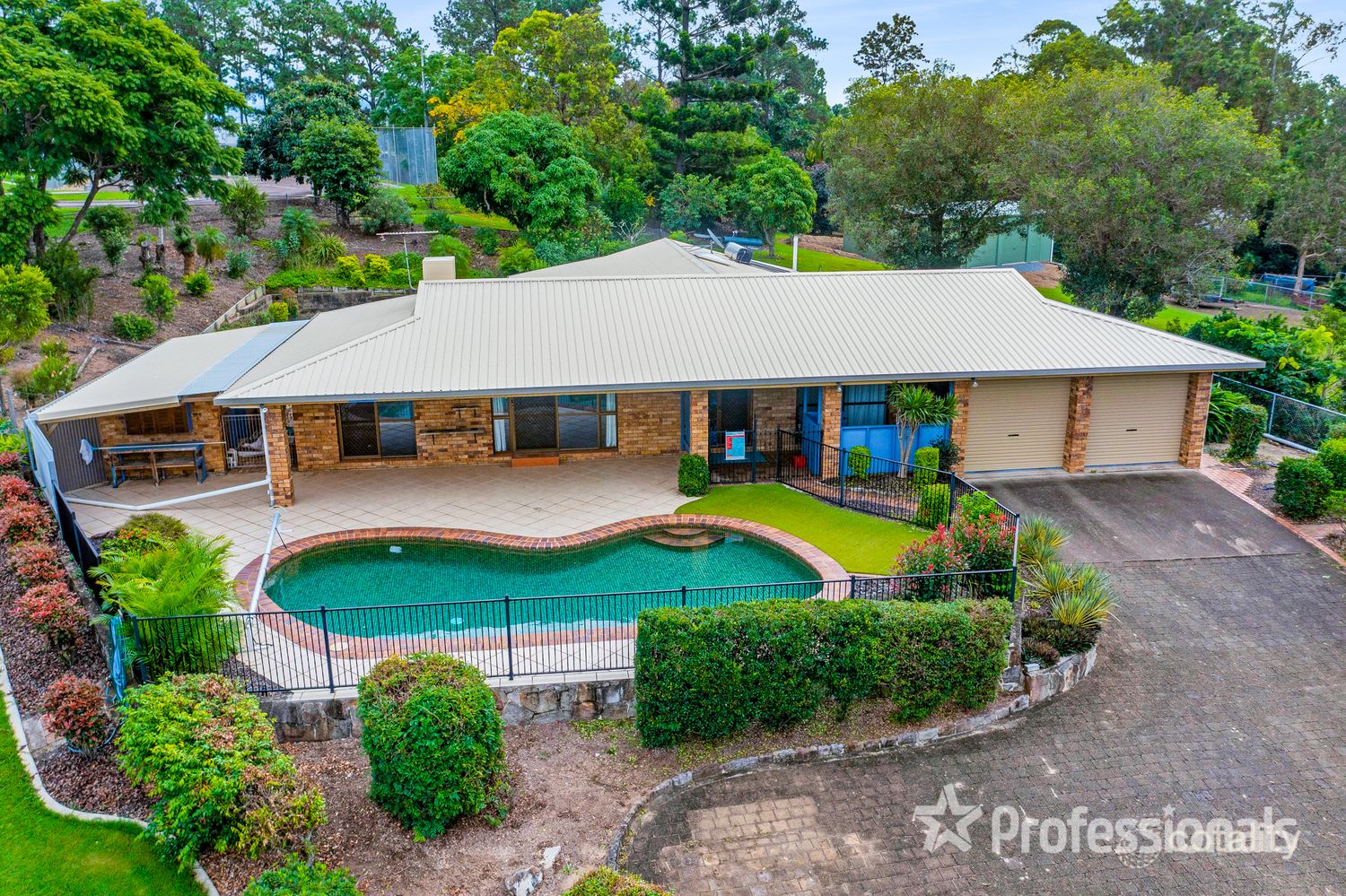 3 Emerald Dr, Southside, QLD 4570