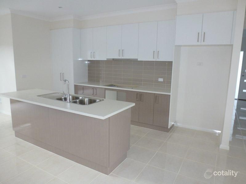 1/7 Burswood Cct, Harkness, VIC 3337