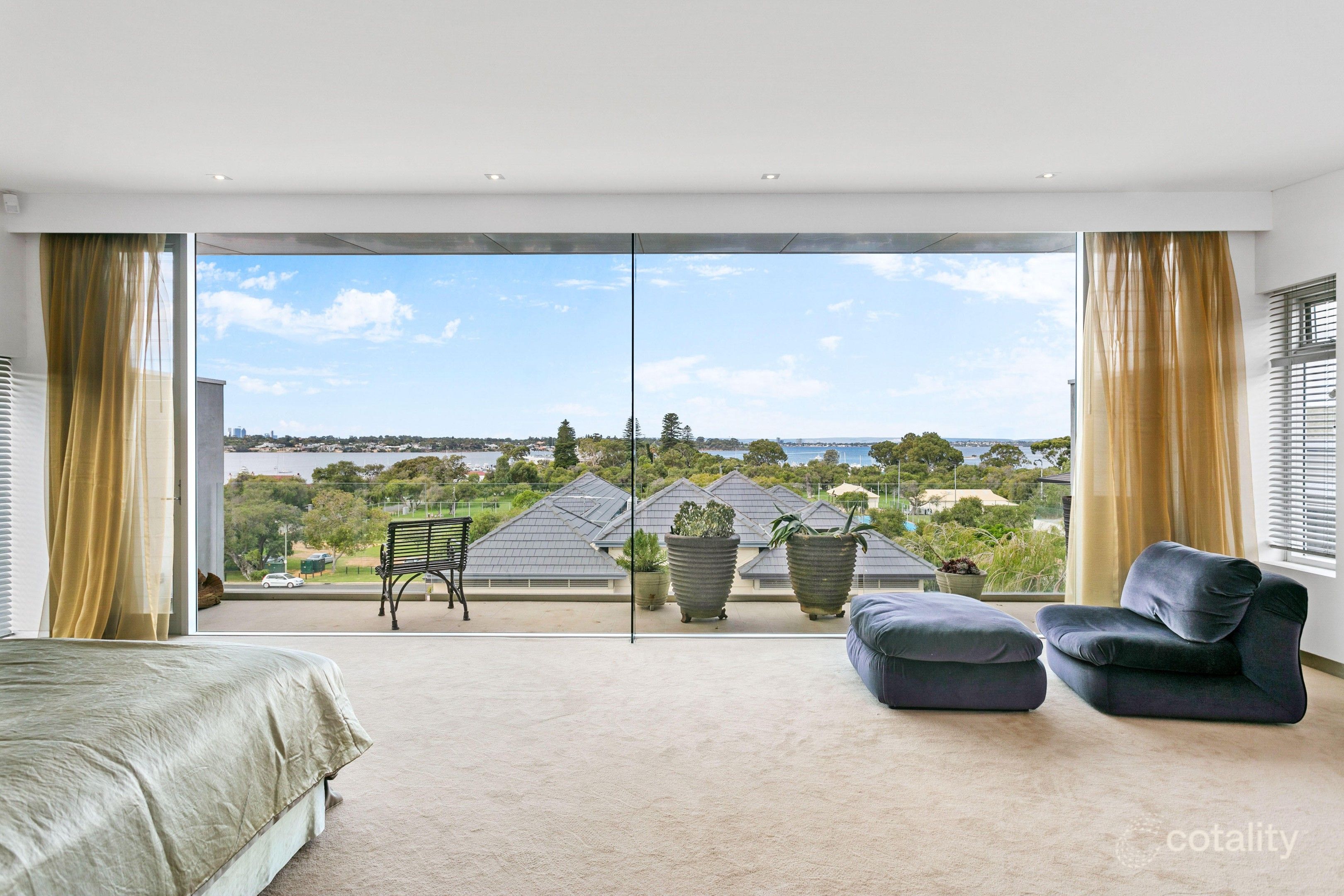 2 Bungalow Ct, Peppermint Grove, WA 6011