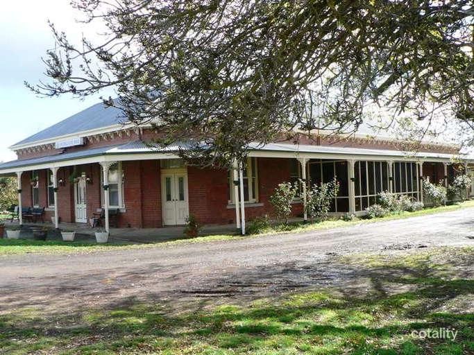 2 Dundas St, Lancefield, VIC 3435