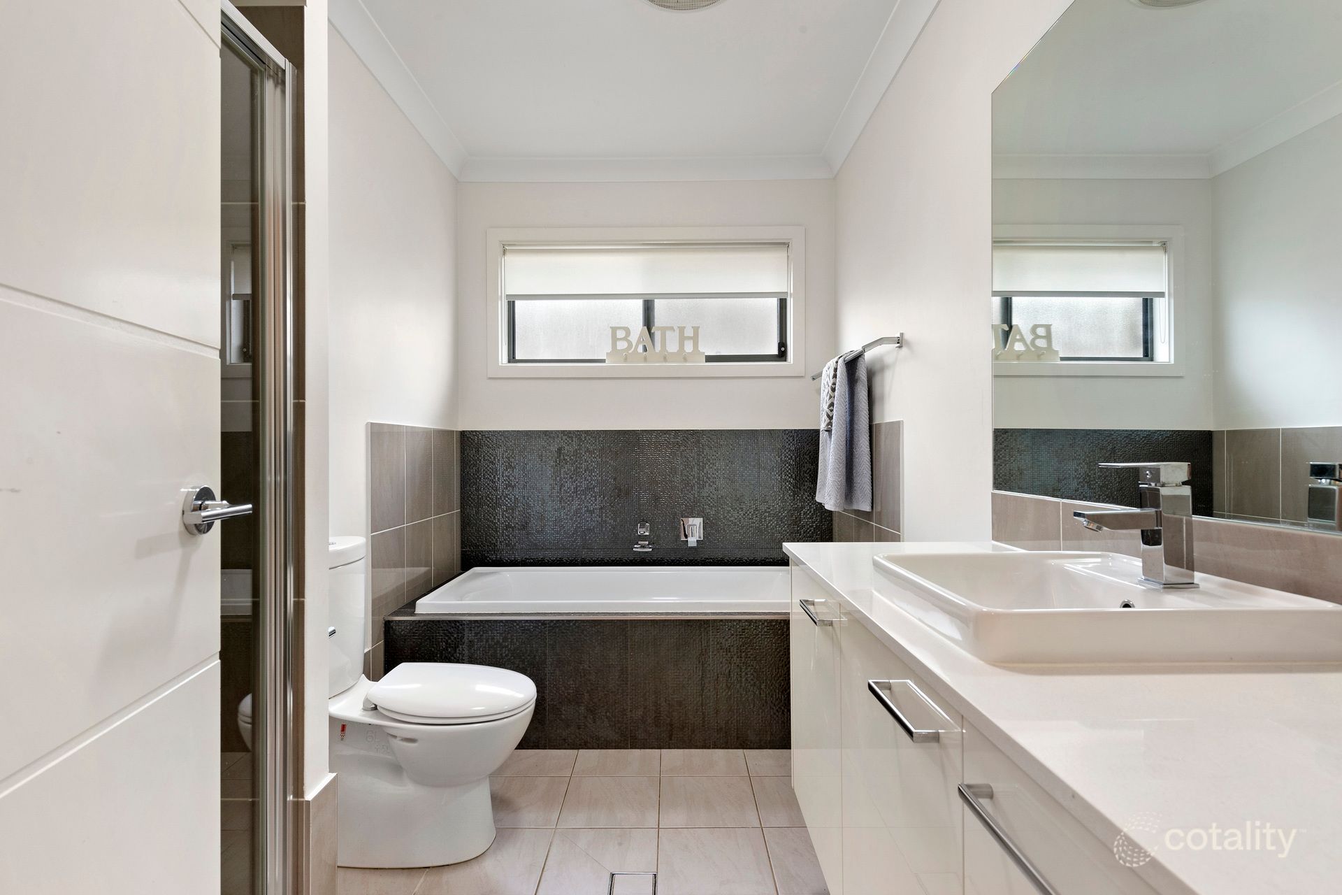 4 Rosecomb Rd, Spring Farm, NSW 2570