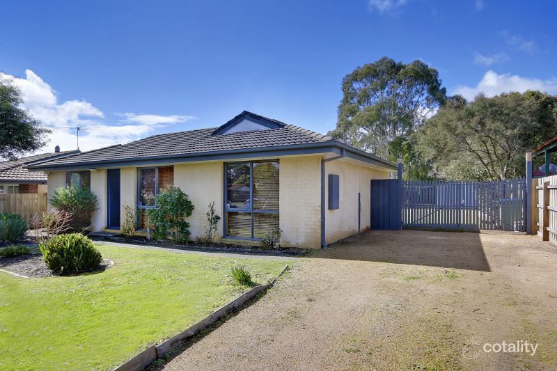7 Cedar Dr, Hastings, VIC 3915
